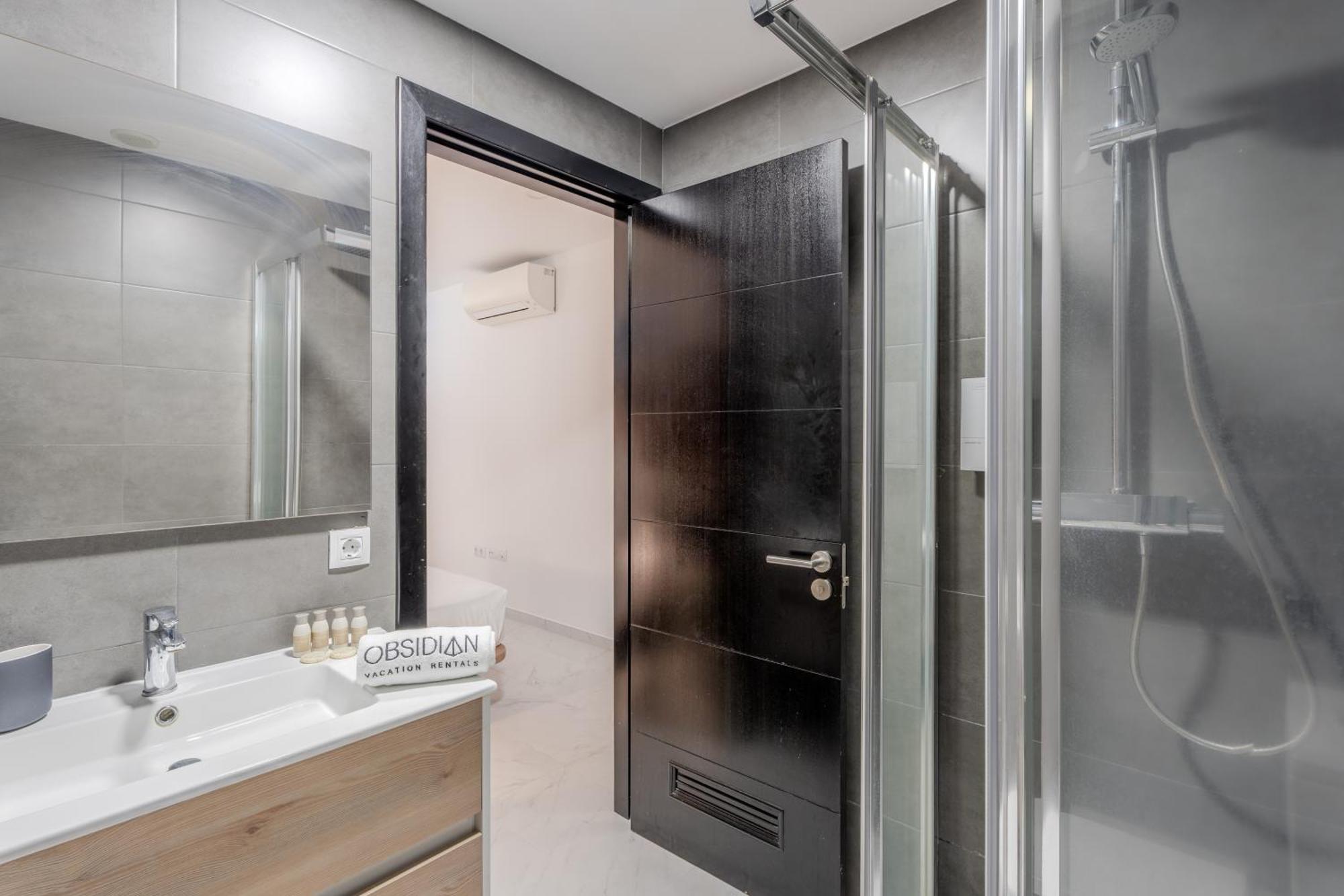 Obsidian Ocean Blue Radazul Apartment Екстериор снимка